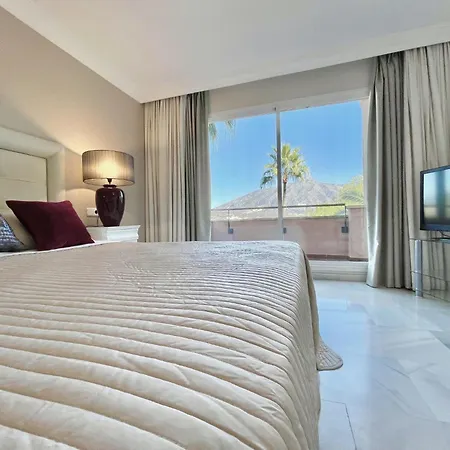 Magna - De Lujo Y Golf En Zona De Puerto Banus 마르베야