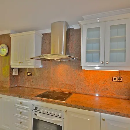 Magna - De Lujo Y Golf En Zona De Puerto Banus 아파트 *