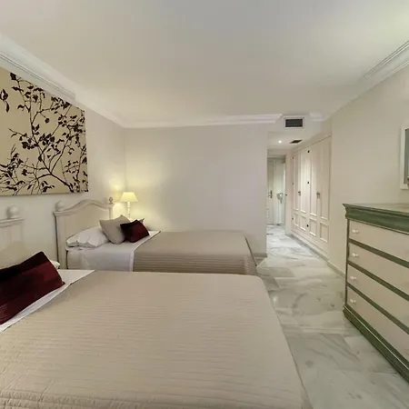 Magna - De Lujo Y Golf En Zona De Puerto Banus 公寓 马尔韦利亚