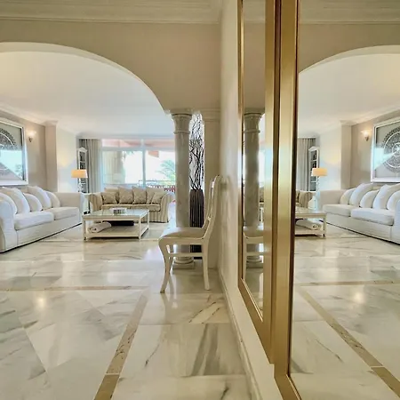 Magna - De Lujo Y Golf En Zona De Puerto Banus アパート